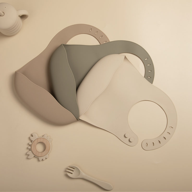 Silikonowe śliniaczki dla dzie – Baby Food Apron recenzja i cena